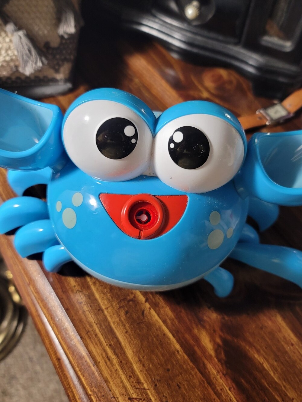 Moving  Dancing Blue Crab Toy - Kids Bubble Machine